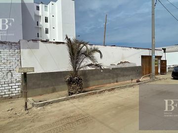 Terreno Playa Punta Negra 300m2 - ESQUINA- Parámetros para 5 pisos