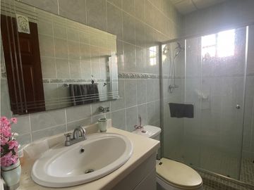 Venta: Hermosa y espaciosa casa con dos lotes en Penonomé