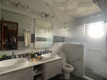 Venta: Hermosa y espaciosa casa con dos lotes en Penonomé
