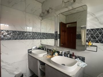 Venta: Hermosa y espaciosa casa con dos lotes en Penonomé
