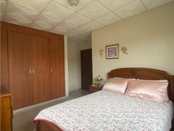 Venta: Hermosa y espaciosa casa con dos lotes en Penonomé
