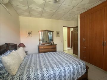 Venta: Hermosa y espaciosa casa con dos lotes en Penonomé