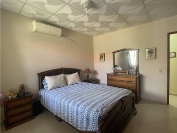 Venta: Hermosa y espaciosa casa con dos lotes en Penonomé