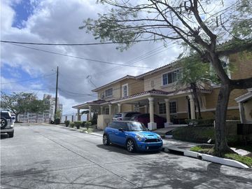 Venta de casa en Villa Lucre, Ph Altos de San Rafael