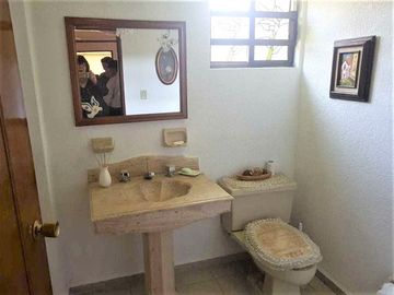 Casa en venta con uso de suelo en Casa Blanca Metepec Estado de México