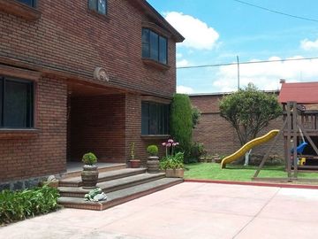 Casa en venta con uso de suelo en Casa Blanca Metepec Estado de México