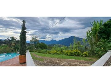 VENDO CASA FINCA EN VIA VENECIA