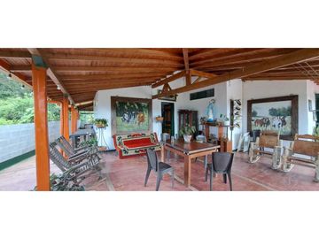VENDO CASA FINCA EN VIA VENECIA
