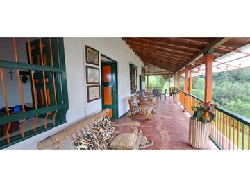 VENDO CASA FINCA EN VIA VENECIA
