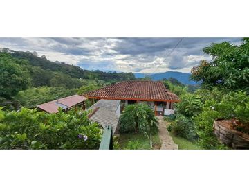 VENDO CASA FINCA EN VIA VENECIA