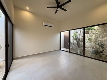 Casa de una planta con acabados rústicos de lujo