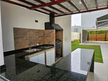 VENDO HERMOSA CABAÑA AMOBLADA EN VILLAS DE PALMARITO
