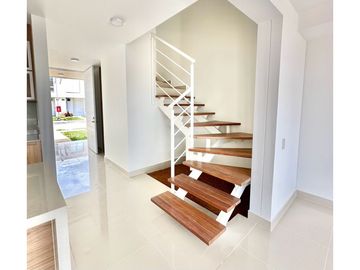 SE VENDE CASA 