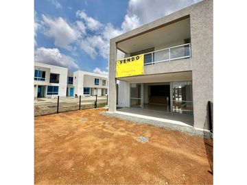 SE VENDE CASA 