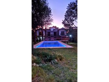 COMPLEJO DE CABAÑAS A ESTRENAR, EN VILLA GENERAL BELGRANO