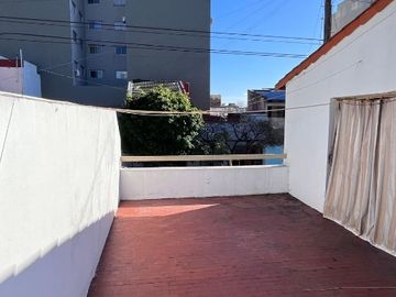 Casa PH en venta en Lanus Este