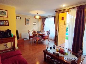 Casa en Venta en Metro Los Presidentes. Francisco Otta con AV. Consistorial