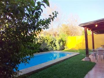 Casa en Venta en Metro Los Presidentes. Francisco Otta con AV. Consistorial