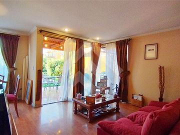 Casa en Venta en Metro Los Presidentes. Francisco Otta con AV. Consistorial