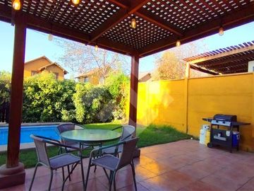 Casa en Venta en Metro Los Presidentes. Francisco Otta con AV. Consistorial