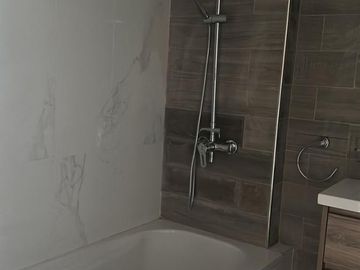 3 Y 2 AMB A ESTRENAR A METROS DE AV JUAN B ALBERDI , SUM , SOLARIUM , MUYYY AMPLIOS Y LUMINOSOS