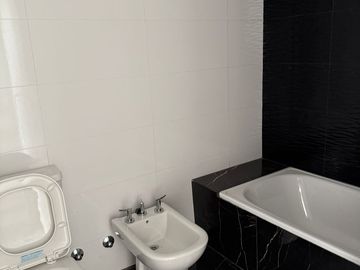 3 AMBIENTES , EDIFICIO CON SALON USOS MULTIPLES , PISCINA , PARRILLA