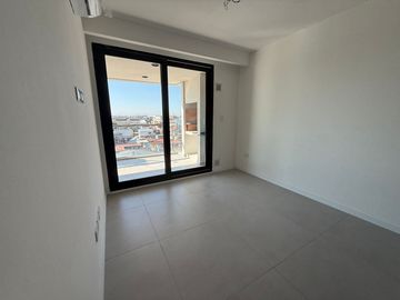 3 AMBIENTES , EDIFICIO CON SALON USOS MULTIPLES , PISCINA , PARRILLA