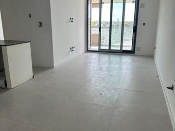 3 AMBIENTES , EDIFICIO CON SALON USOS MULTIPLES , PISCINA , PARRILLA
