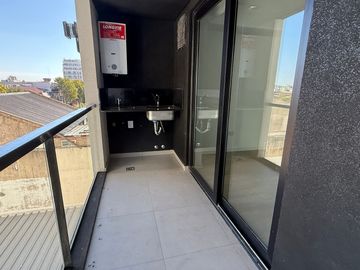 3 AMBIENTES , EDIFICIO CON SALON USOS MULTIPLES , PISCINA , PARRILLA