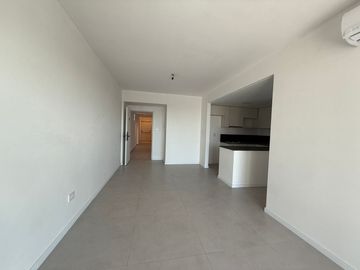 3 AMBIENTES , EDIFICIO CON SALON USOS MULTIPLES , PISCINA , PARRILLA