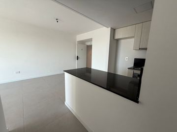 3 AMBIENTES , EDIFICIO CON SALON USOS MULTIPLES , PISCINA , PARRILLA