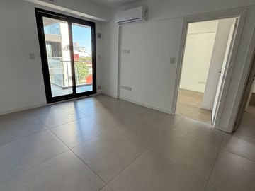 3 AMBIENTES , EDIFICIO CON SALON USOS MULTIPLES , PISCINA , PARRILLA