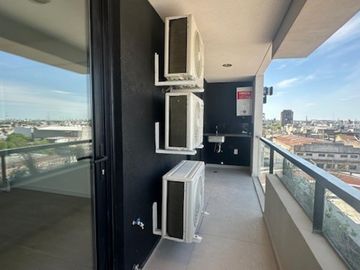 3 AMBIENTES , EDIFICIO CON SALON USOS MULTIPLES , PISCINA , PARRILLA