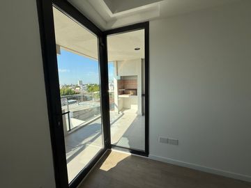 3 AMBIENTES , EDIFICIO CON SALON USOS MULTIPLES , PISCINA , PARRILLA
