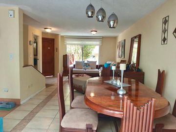 I3 CASA EN VENTA EN CONJUNTO GÉNOVA – CARCELÉN