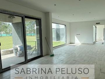 VENTA Casa en  Club de Campo La Elina, Comarcas de Lujan