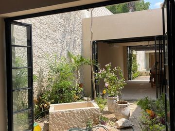 CASA EN VENTA MERIDA, CENTRO A 3 CUADRAS DE PASEO DE MONTEJO