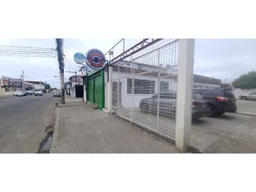 Se alquila local comercial sector Manta 2000