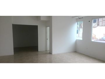 Se alquila local comercial sector Manta 2000