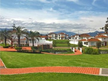 TERRENO EN VENTA URBANIZACION SANTA CLARA VALLE DE LOS CHILLOS AN