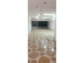 En renta local comercial sector Manta 2000