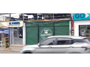 En renta local comercial sector Manta 2000