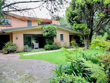 VENTA DE CASA EN BOSQUES DE LAS LOMAS