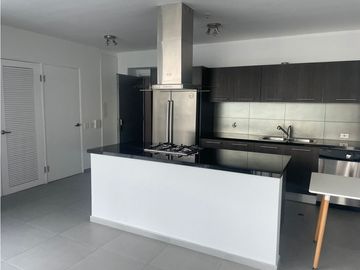 ALQUILER DE APARTAMENTO AMOBLADO YACHT CLUB AV BALBOA