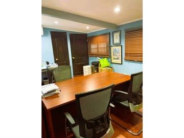 Venta de Acogedora Casa Amoblada  En Villa Caceres  350 Mts2