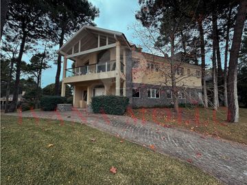 CASA EN VENTA - GOLF DE PINAMAR - VISTA AL NUEVO GOLF