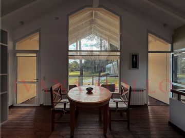 CASA EN VENTA - GOLF DE PINAMAR - VISTA AL NUEVO GOLF