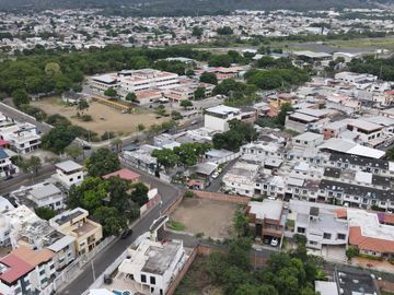 Avenida Manabí  Frente al IESS