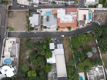 Avenida Manabí  Frente al IESS