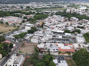 Avenida Manabí  Frente al IESS